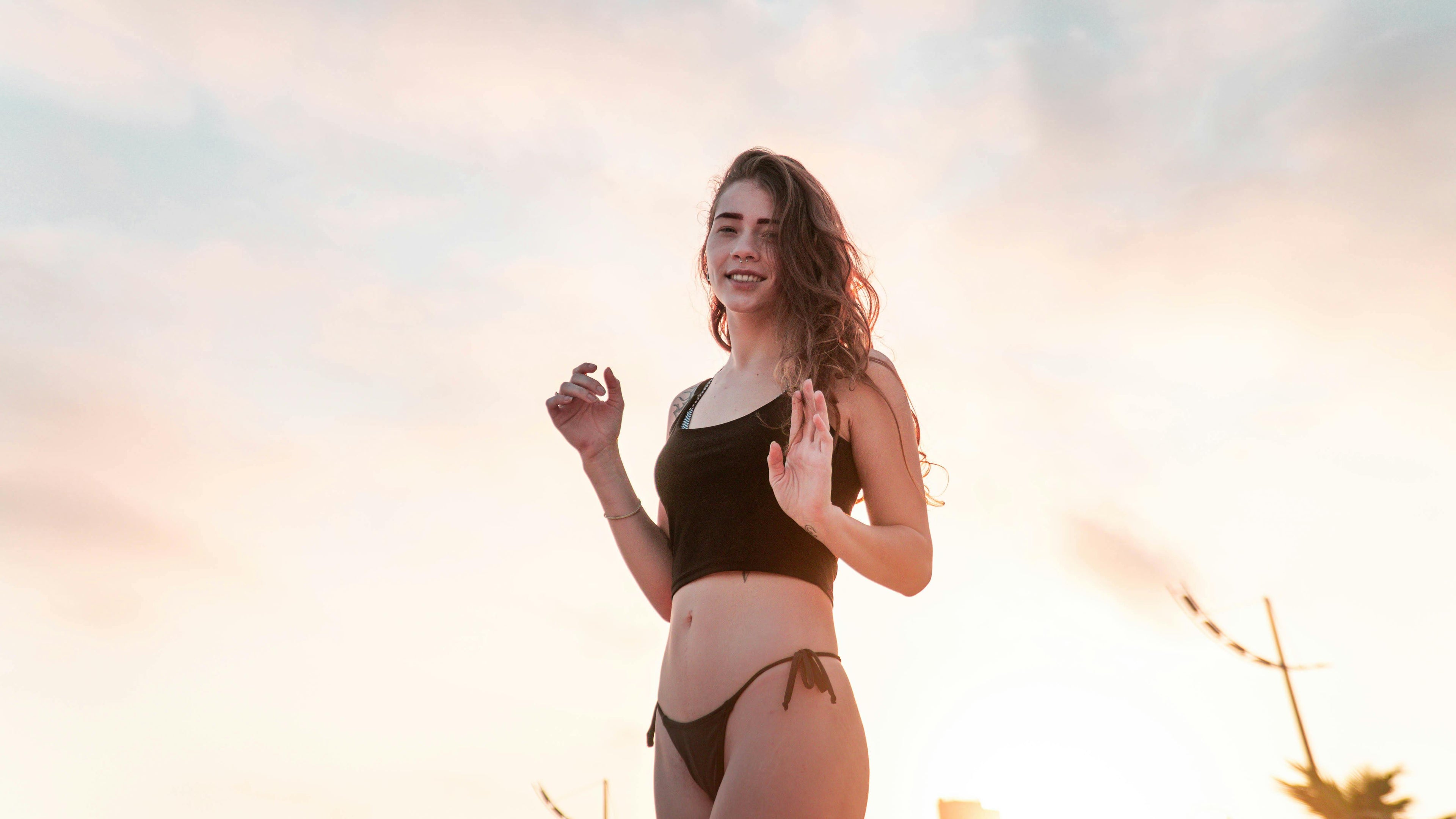 Lencería de seda helada y bikini de secado rápido para mujer en México — confort para la ciudad y las playas de Cancún en abril